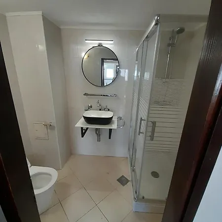 Luigi Apartman *